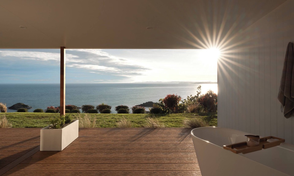 Penguin Villa | Couples Luxury Retreat with Ocean Views and Outdoor Bath