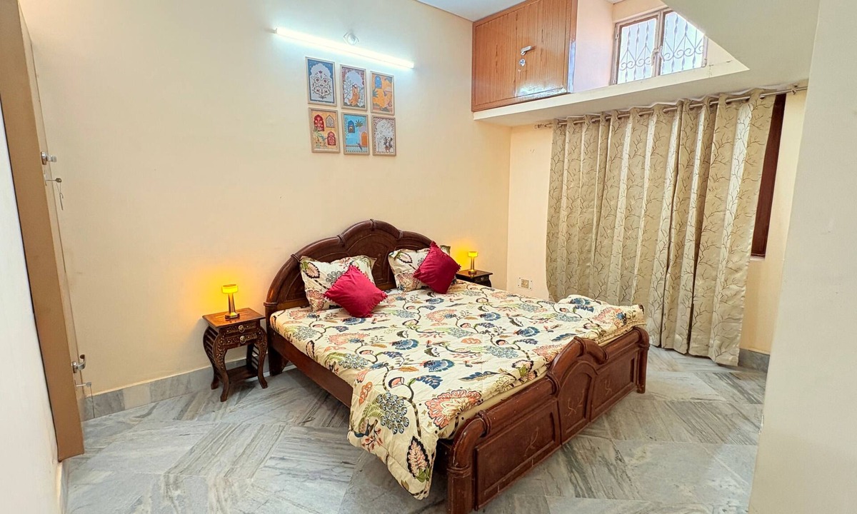 Vrindavan Apartment | Cozy 1-bedroom apartment in pleasant Vrindavan with AC