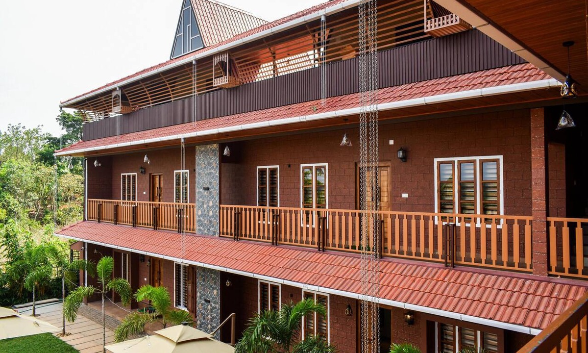 Mananthavady Resort | Cozy 2-Bedroom Cottage with Living Room