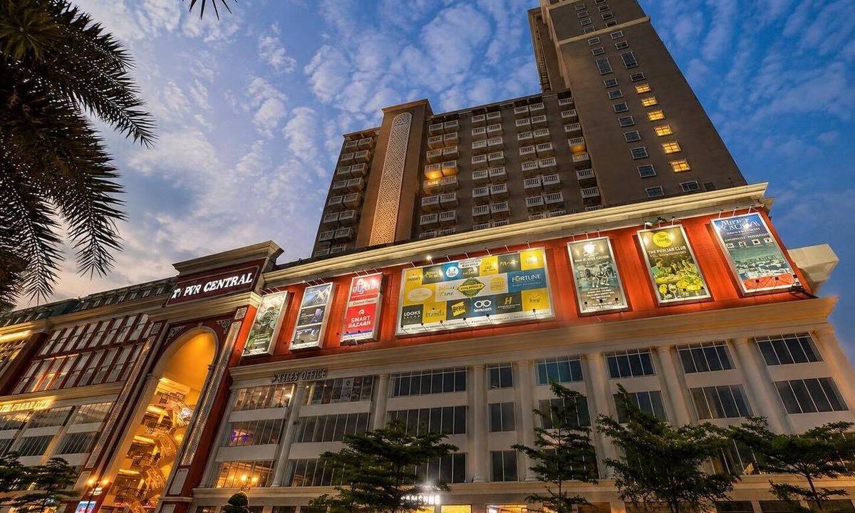 Greater Noida Apartment | Cozy and luxurious studio apartment with balcony in adorable Greater Noida.