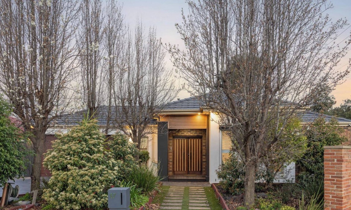 Caroline Springs House | Cozy Family Home in Caroline Springs