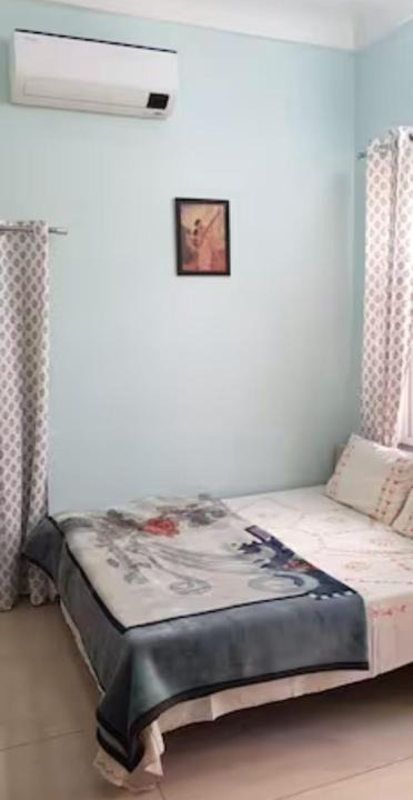 Sindhi Camp House | Cozy Room Close to Attractions