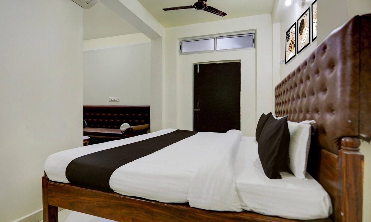 Kankarbagh House | Deluxe Hotel Home Town