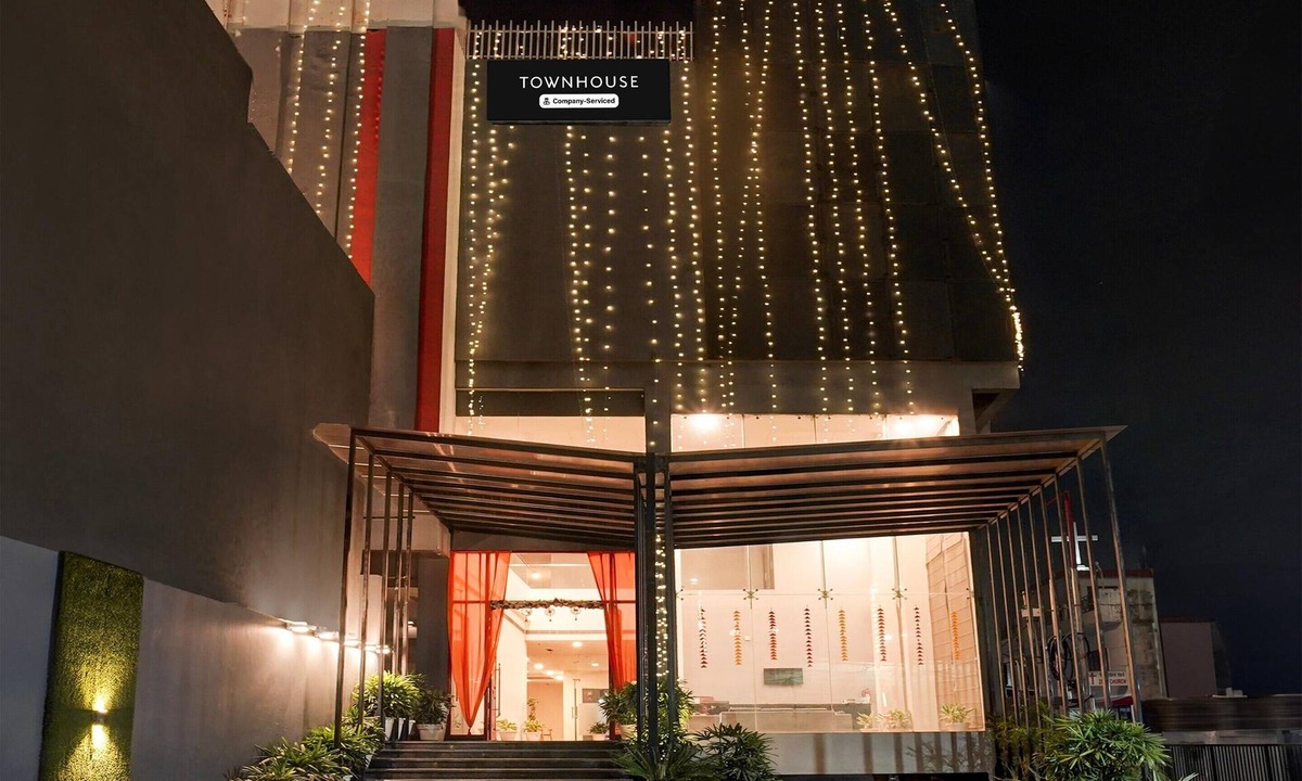Mohangarh House | Deluxe Landmark Hotel
