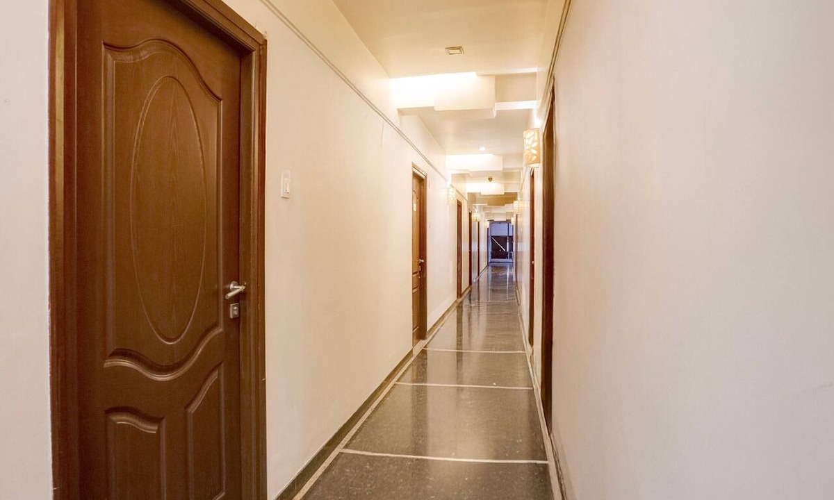 Kamalapur House | Deluxe Mega Inn
