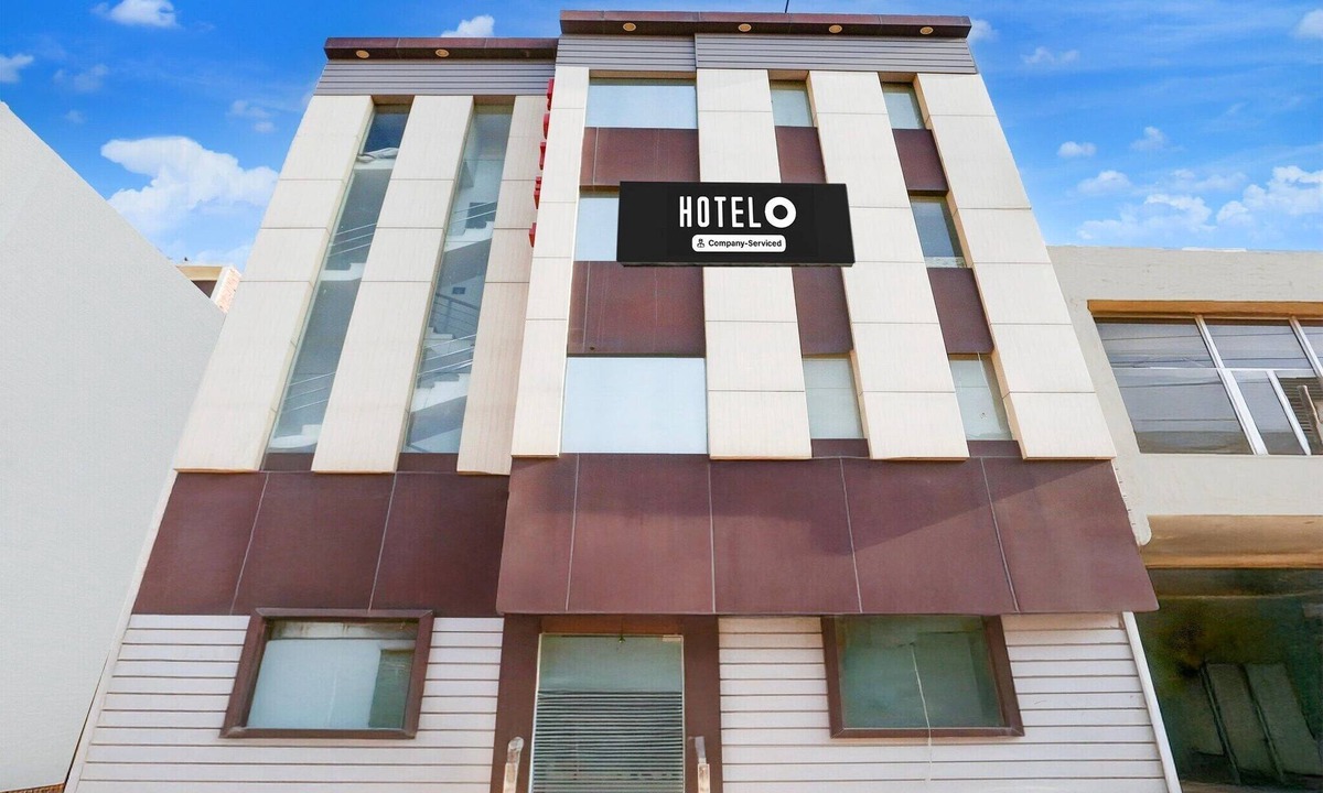 Zirakpur House | DeluxeHotel Prabhat