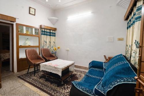 Jhusi Apartment | Divine Solace GF2 Comfy stay near Triveni Sangam