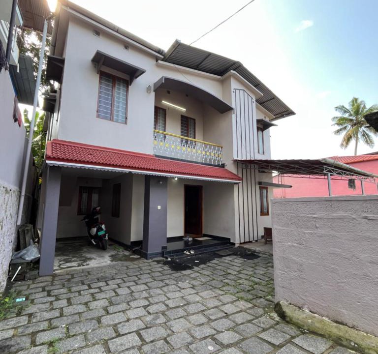 Kochi House | Dragster Urban Villa