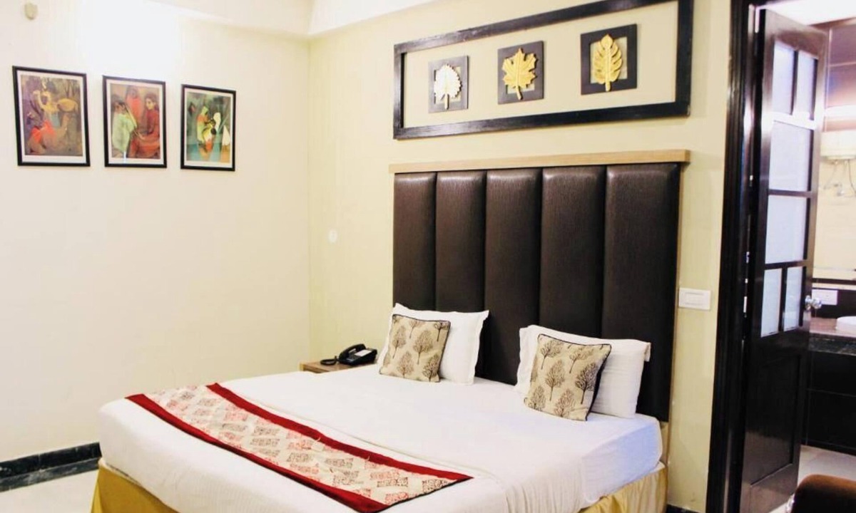 Gurugram Apartment | Economy Room
