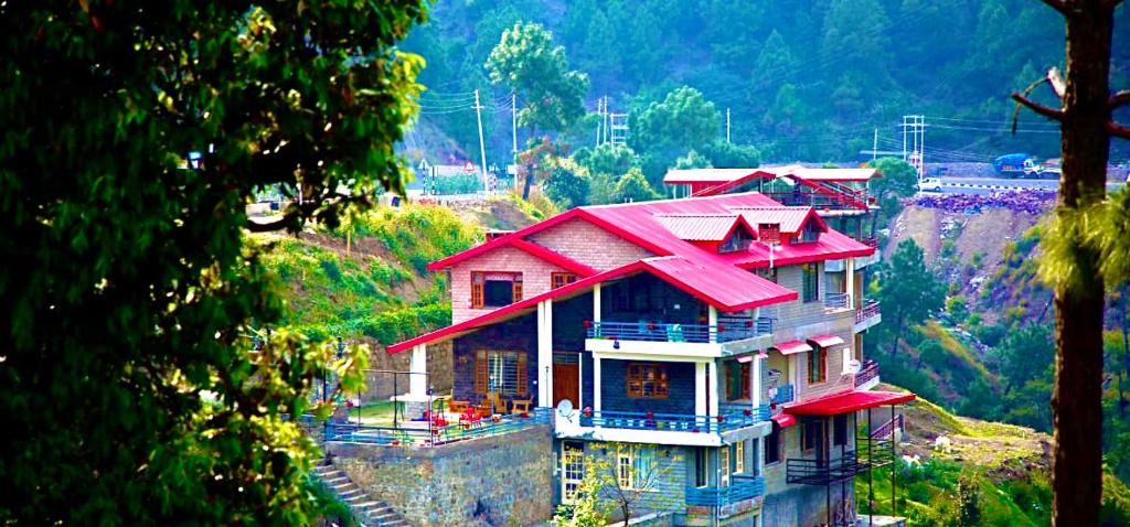 Kumarhatti Villa | EKO STAY - Frost Berry Villa