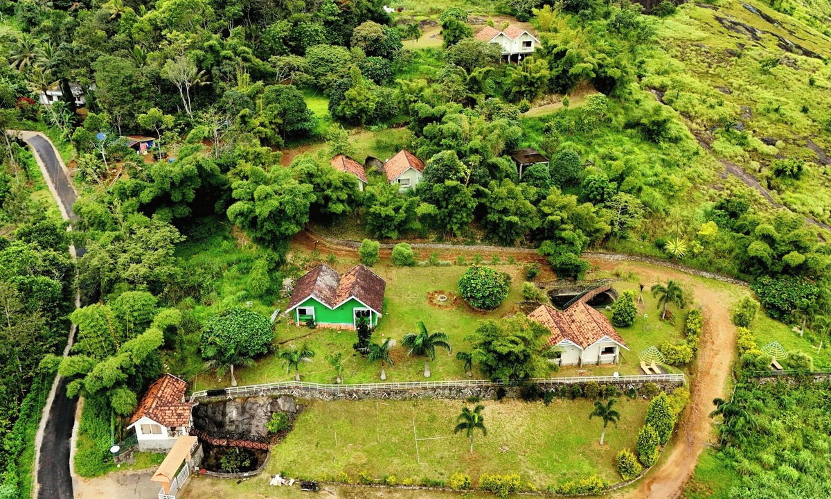 Santhanpara Cottage | Elenor Cottages Cheriyar