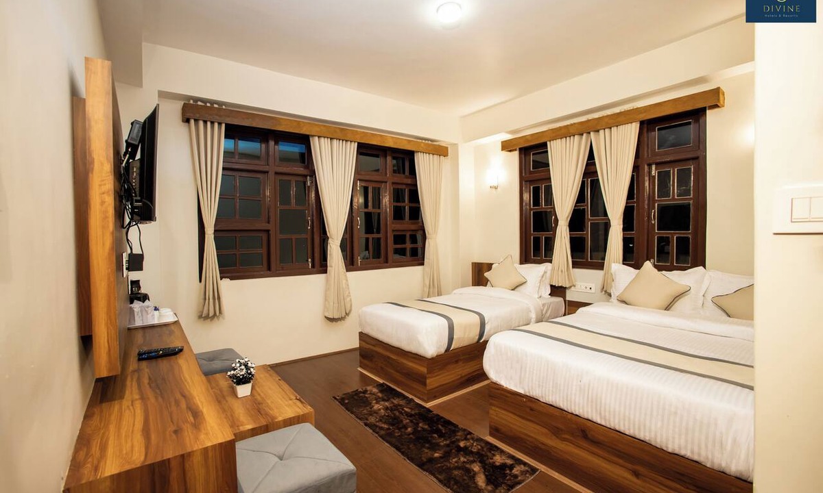 Lachung Hotel | Elite Zong Sikkim Hotel by Divine's
