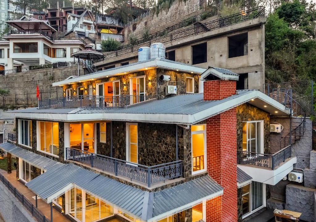 Kumarhatti Hotel | ELIVAAS Signature Bask and Blessings Mist Suites with Private Balcony