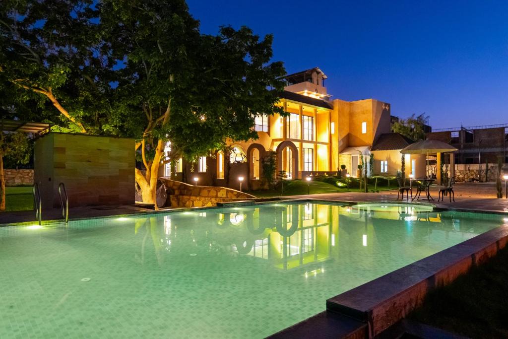 Village Hokra Villa | ELIVAAS Signature TUSCAN Villa Pet-Friendly with Pvt Pool and Lawn
