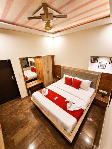 Mount Abu Hotel | EMINENCE - PALM RESIDENCY (1.5 KM FROM NAKKI LAKE)