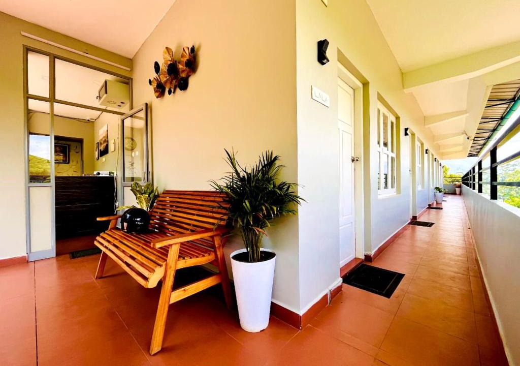 Moolakadai House | Entire Room in Tea Estate
