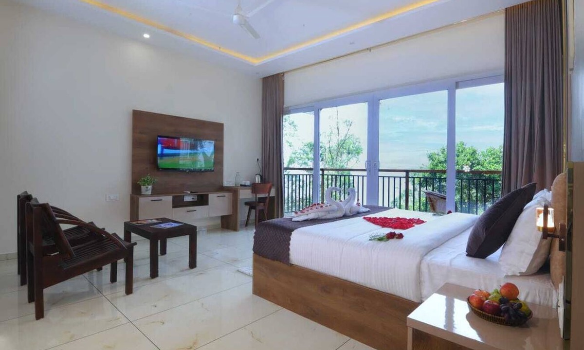 Kunchithanny Resort | EVAARA RESORT