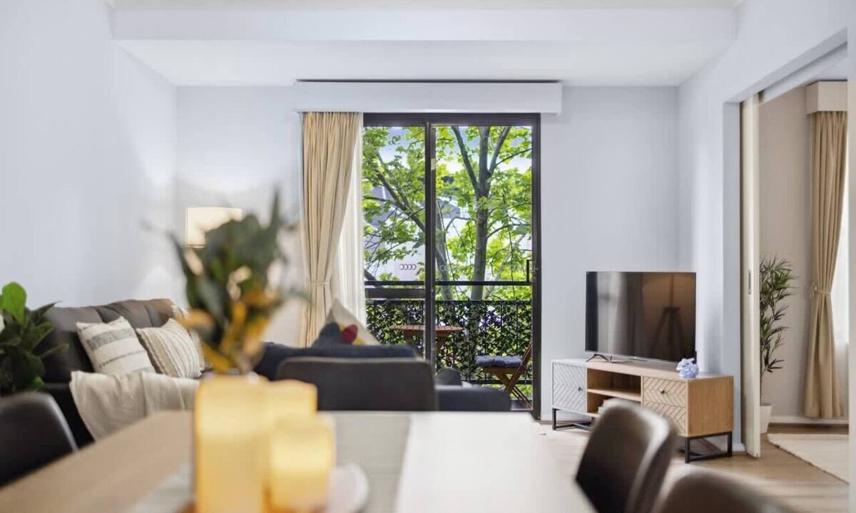 Northbridge Apartment | Exclusive Northbridge Apt Near to RAC Arena