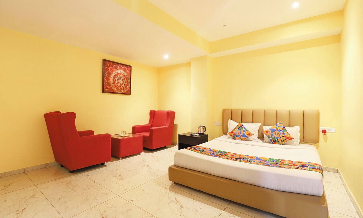 Alwarpet Hotel | Fabhotel Chamiers Park