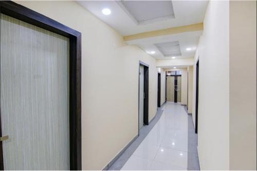 New Delhi Hotel | FabHotel Devise Residency