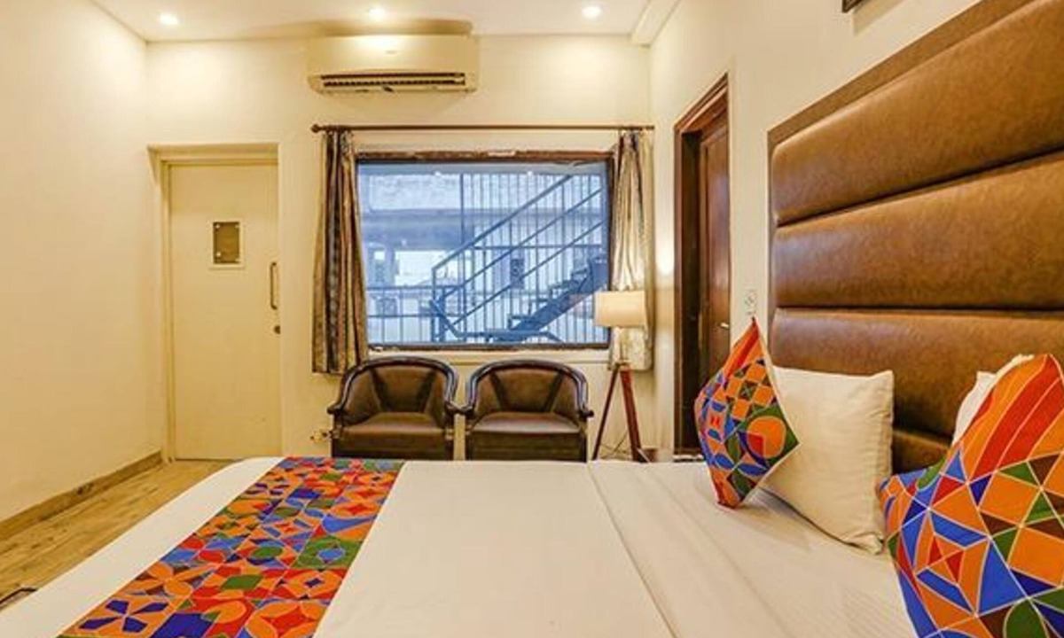 Saket Hotel | FabHotel Grand Anutham