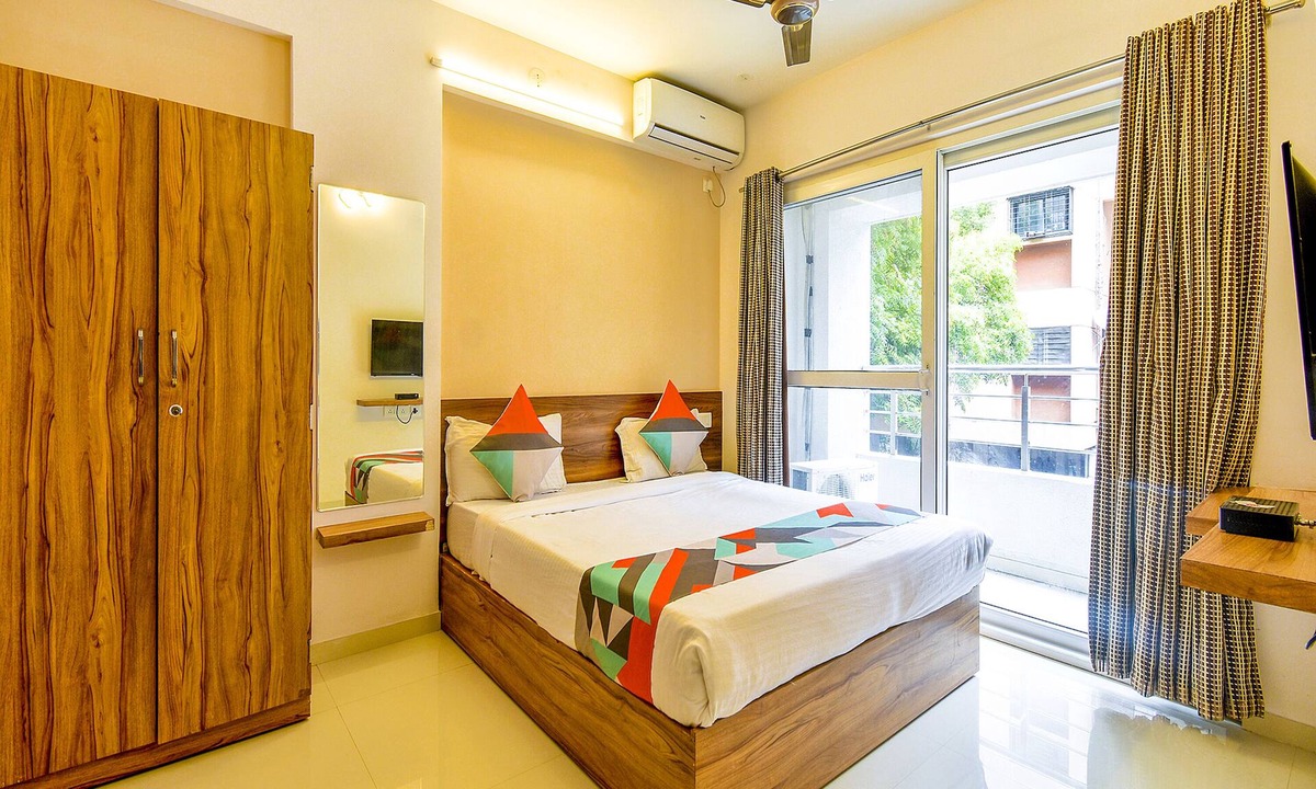 Pune Hotel | FabHotel Habitat