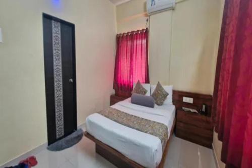 Pimpri - Chinchwad Hotel | FabHotel Himalay Guest House Saanvi Residency