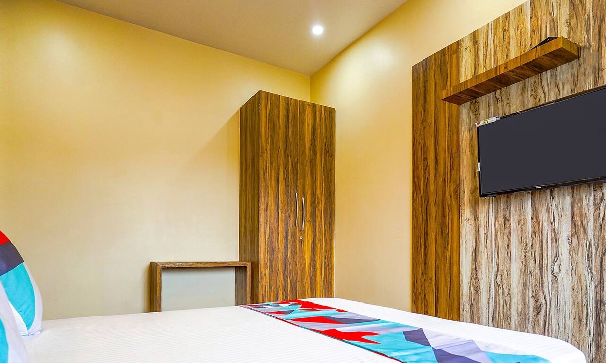 Ballygunge Hotel | FabHotel Quest