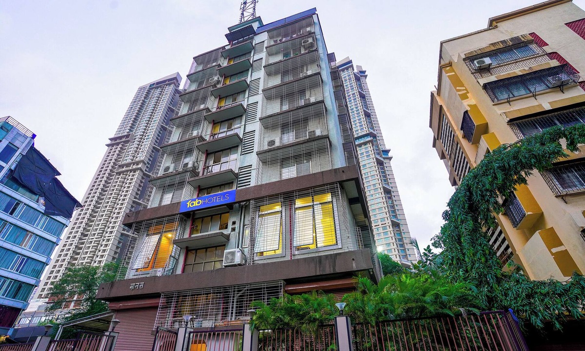 Malad West Hotel | FabHotel Rio House Apartment