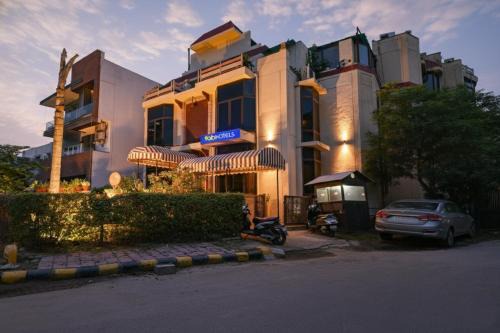 DLF Phase 3 Hotel | FabHotel Siris 18 - Aravali Biodiversity Park