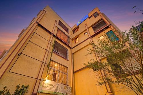 Jubilee Hills Hotel | FabHotel Sun Mint - Jubilee Hills