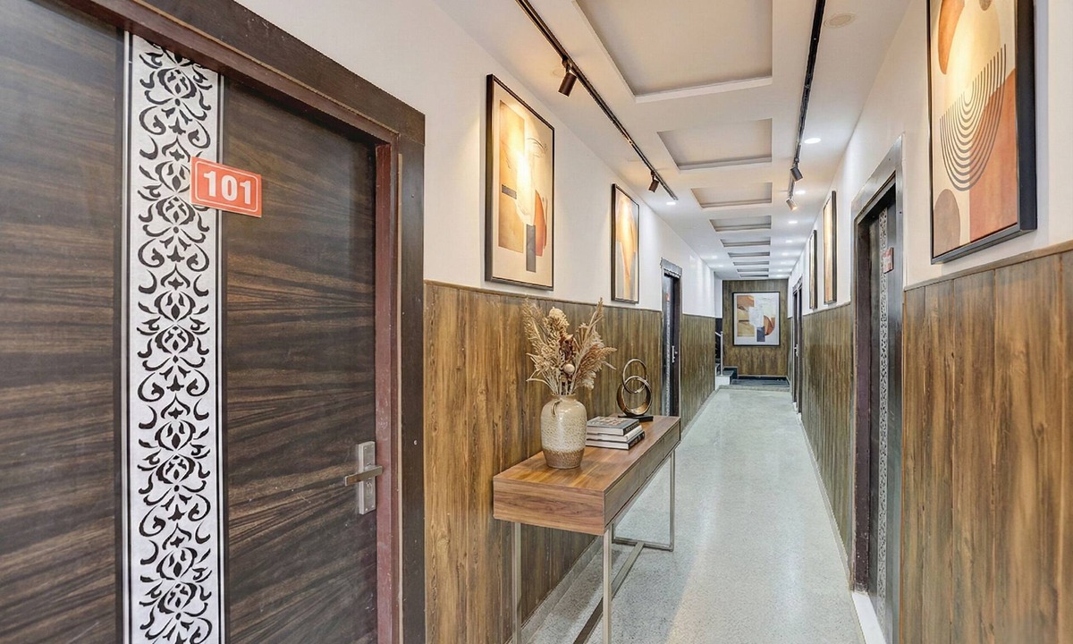 Knowledge Park III Hotel | Fabhotel Varn Residency