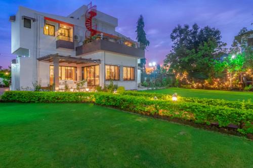 Khandala Villa | Fairfield Villa by VEO, StayVista - 4BHK with Mountain View & BBQ