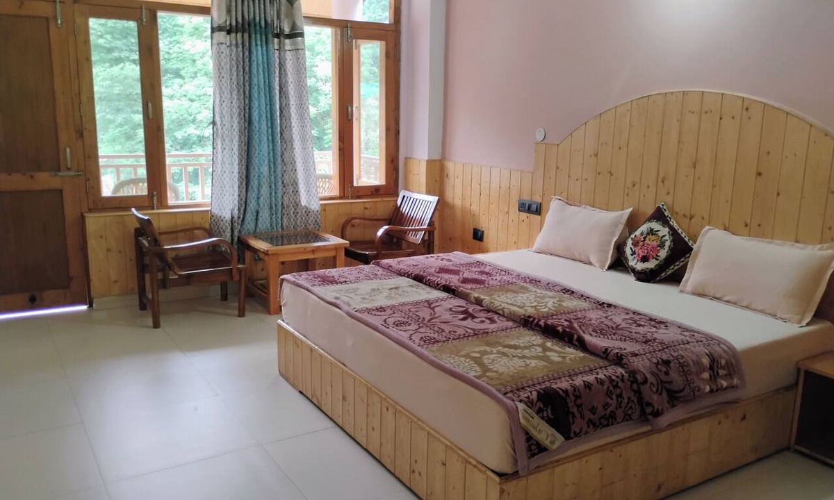 Old Manali Cabin | Fantastic 4-bedroom lodge in delightful Manali for your getaway