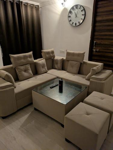 Sainik Farm Apartment | Fern Haven