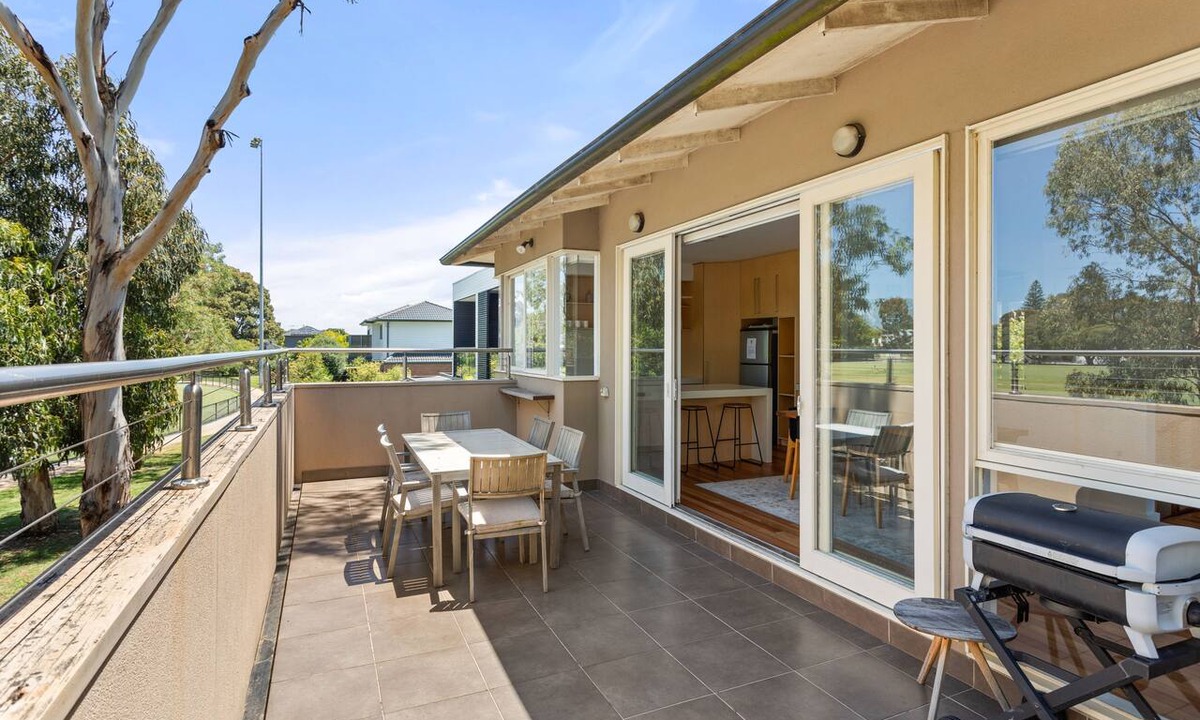Hampton House | Flora - The three bedroom double story residence