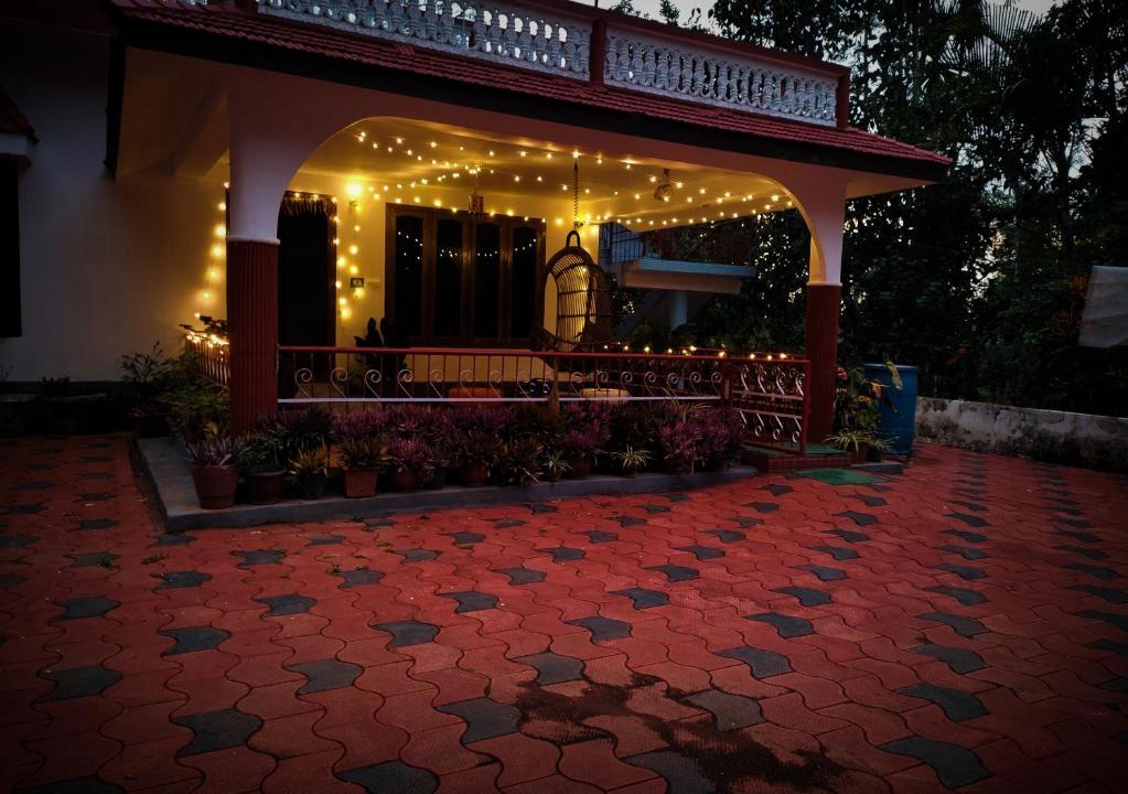Virarajendrapet House | Flower Bee Homestay