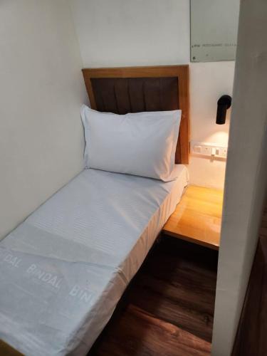 Bandra West Hotel | Galaxy Cabin Stay And Dormitory
