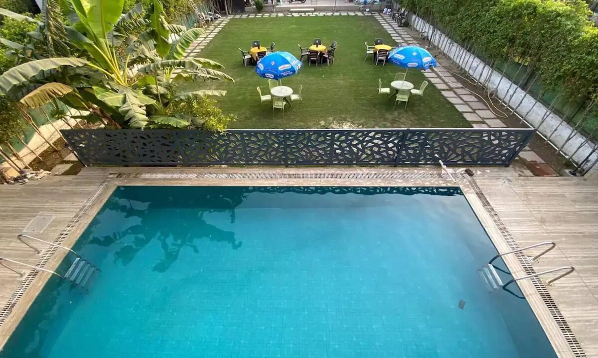 Noida House | GoBravo 12- Vansh 4BHK Farm with Pool & Garden Sec135 Noida