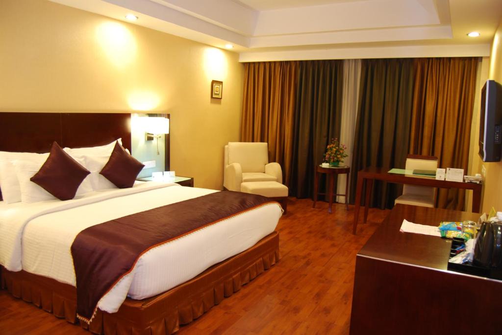 Navalur Hotel | Gokulam Park Sabari-Siruseri SIPCOT