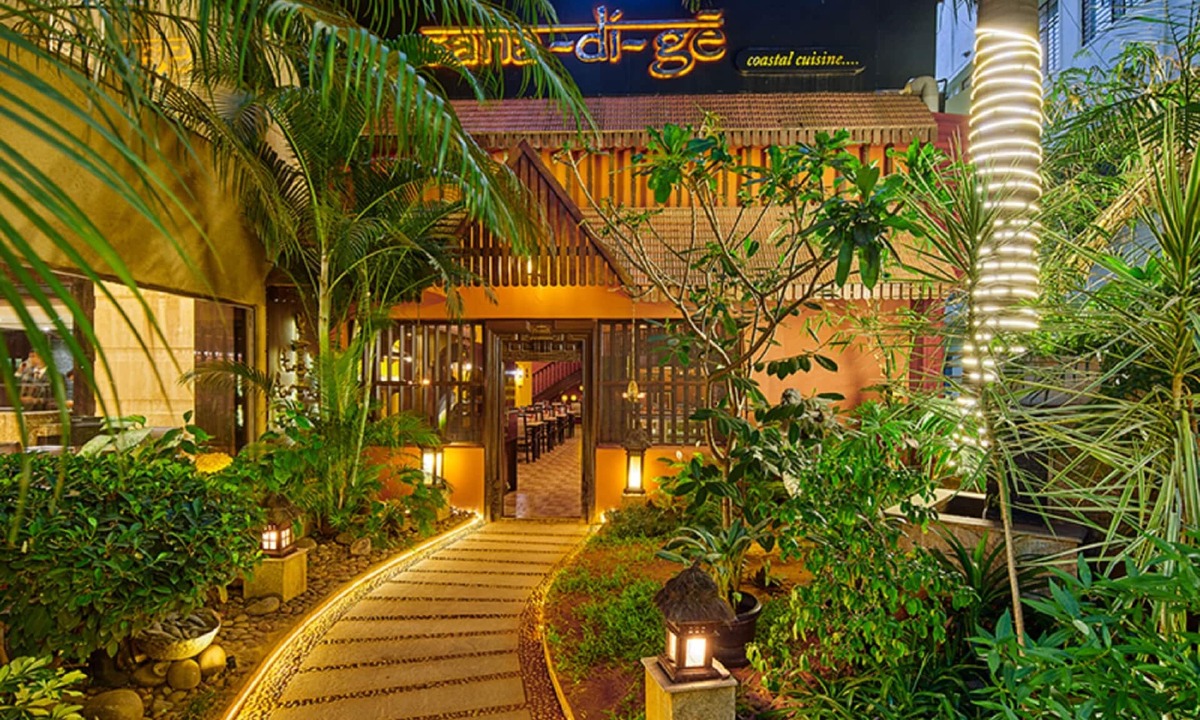 Gandhi Nagar Hotel | Goldfinch Hotel Bangalore