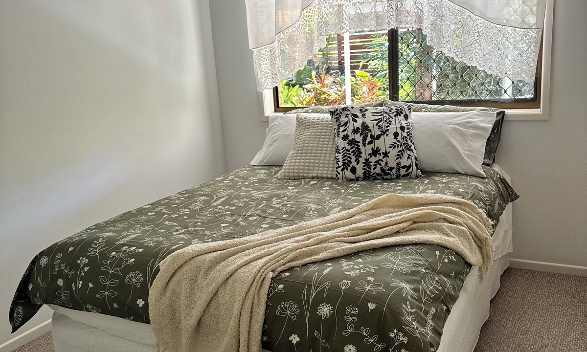 Ninderry Apartment | Granny flat surrounded by gardens, close to town and 15 mins from Coolum Beach