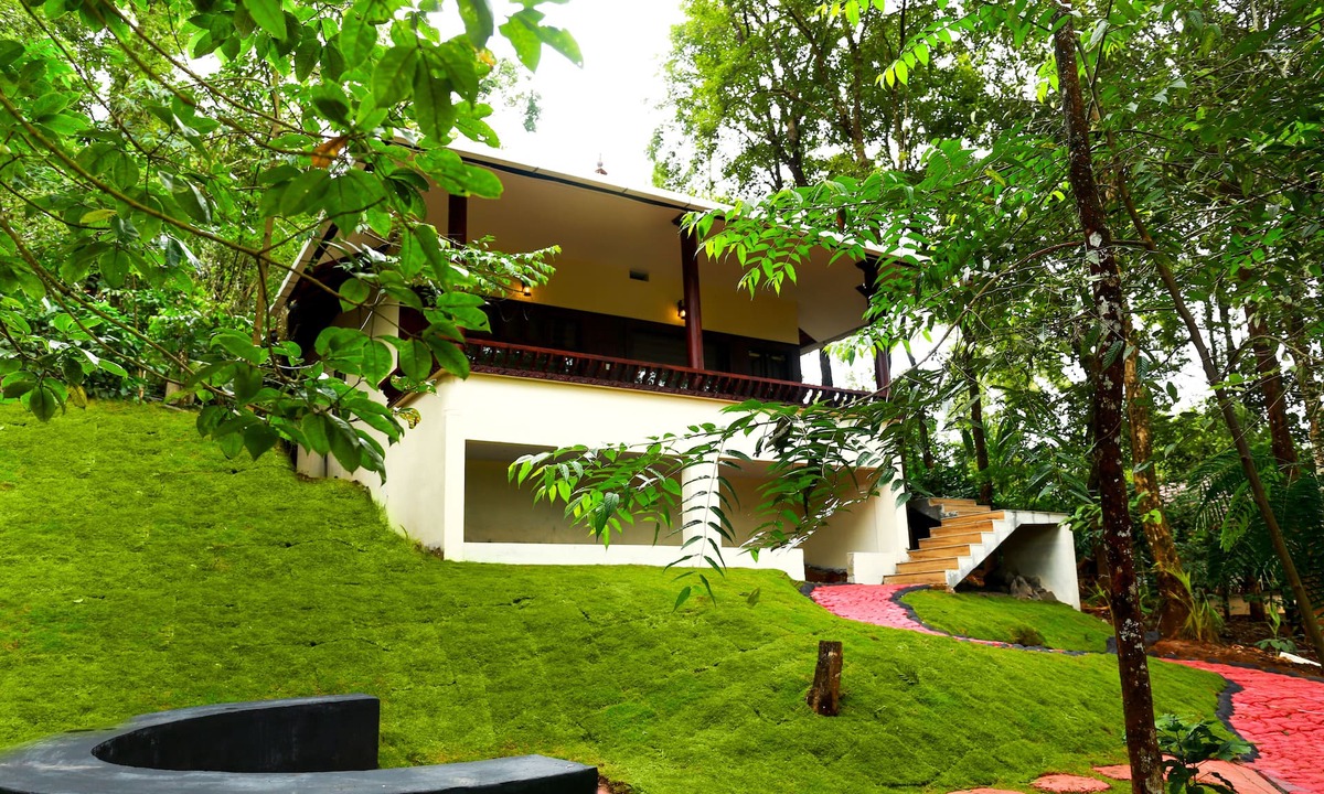 Vayittiri Villa | Green Garden Lotus Villa (Double Bed Room Villa)