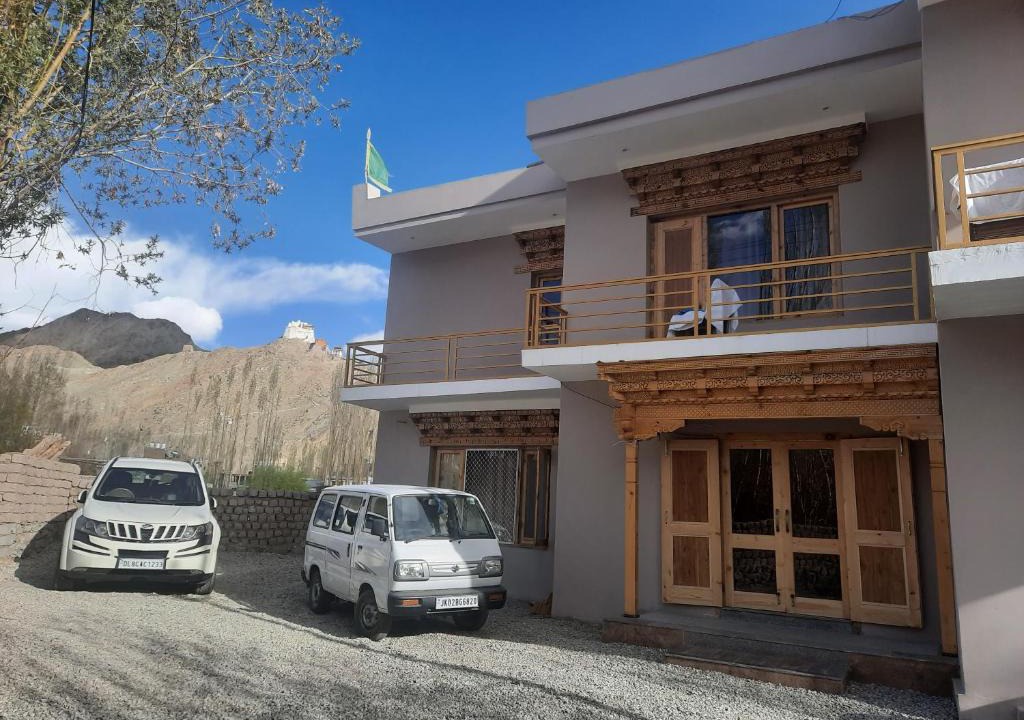 Leh Hotel | Green View Guest House