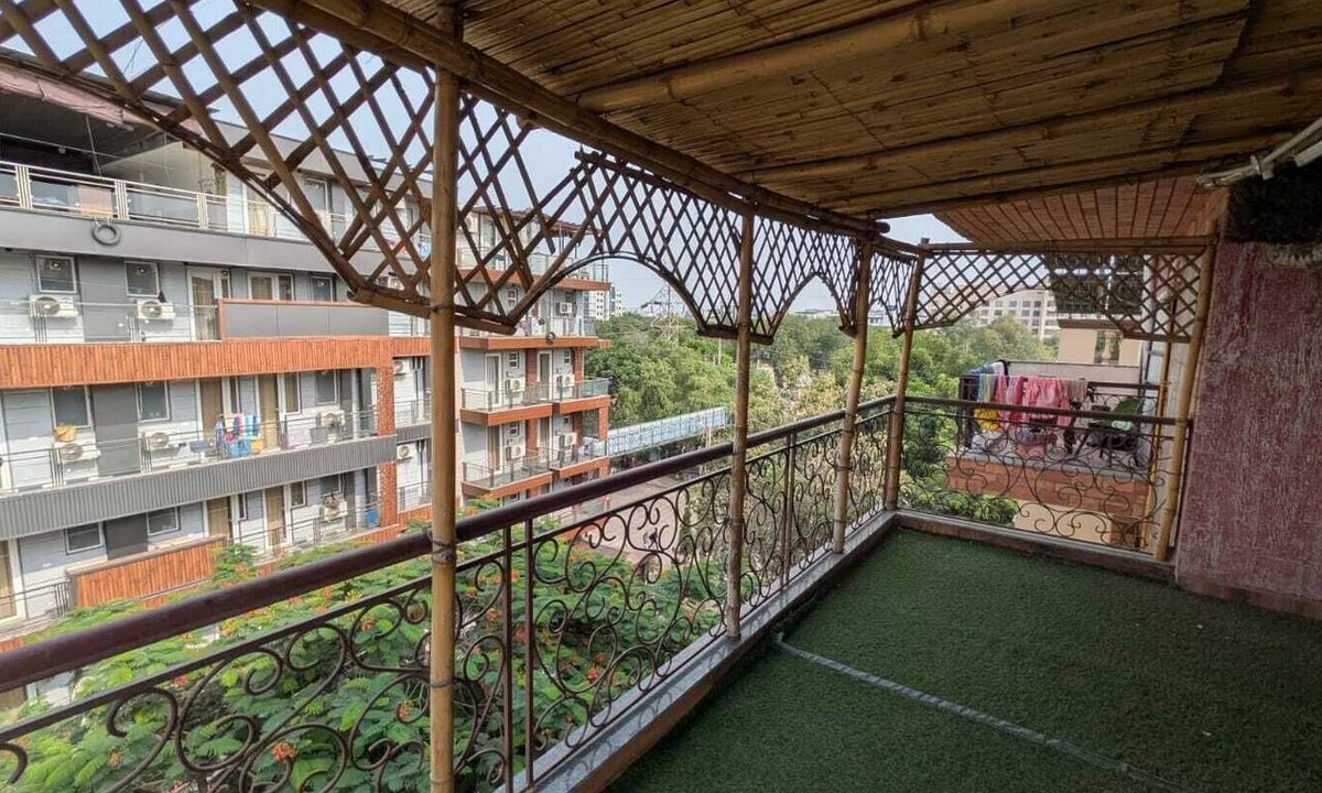 Udyog Vihar Hotel | Gulmohar Residencies