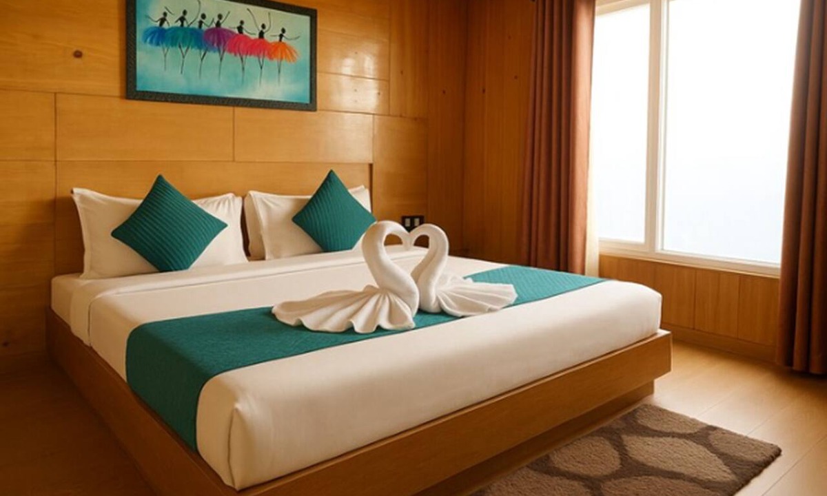 Dhanaulti Hotel | Hansdi Resort Dhanaulti Stotrak Hotels