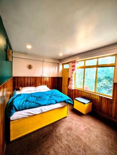 Darjeeling Hostel | Hidden Monkey Stays Darjeeling, Batasia
