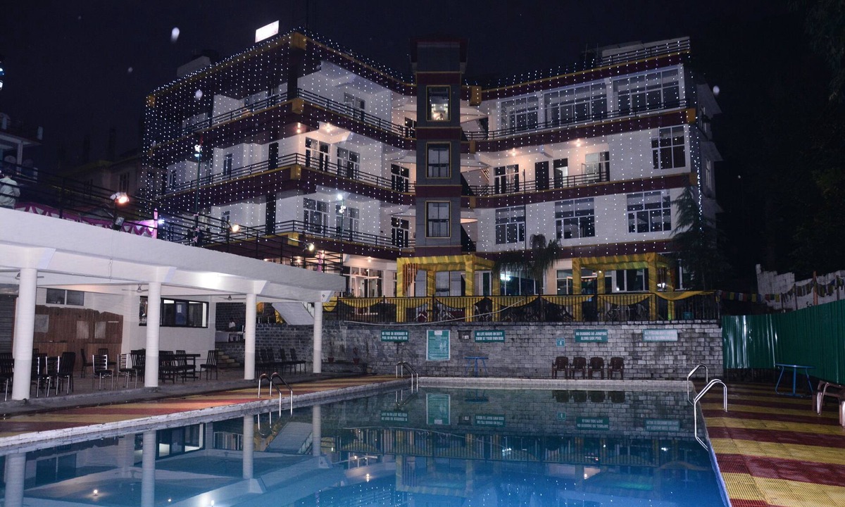 Fatehpur Hotel | Highland Village Resort