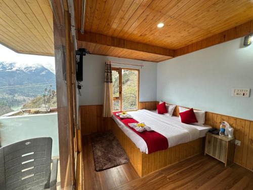 Tosh House | Hill Ice Guesthouse Tosh Mountain View Rooms & Balcony