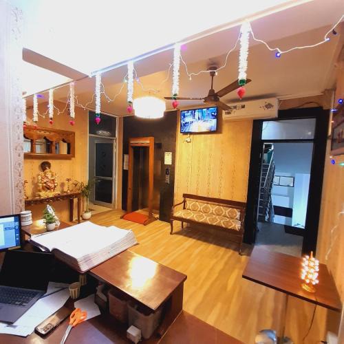 Kashmere Gate Hostel | Homestay Ac Dormitory
